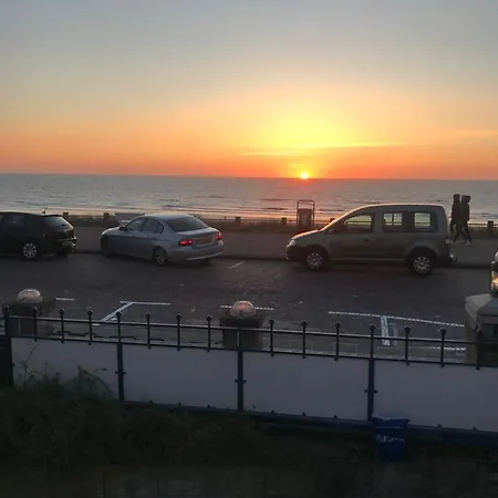 For 2 At The Zandvoort